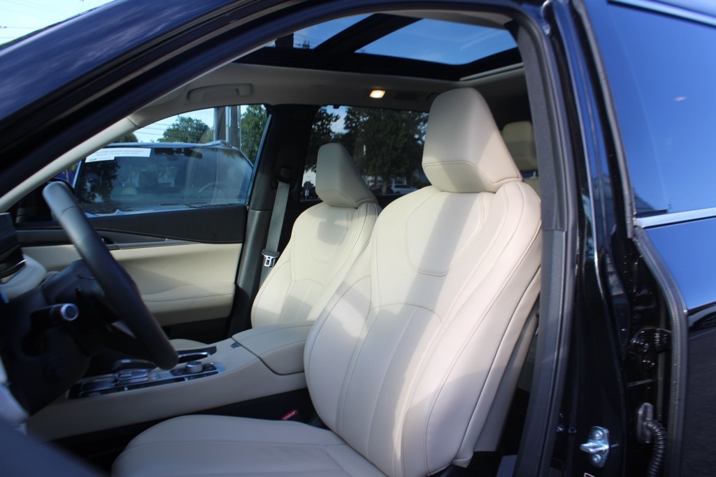 2025 Infiniti QX60 Luxe photo 5