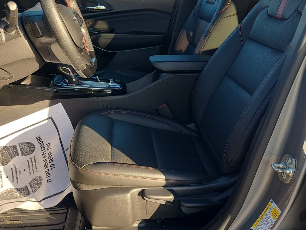 2025 Chevrolet Trax photo 4