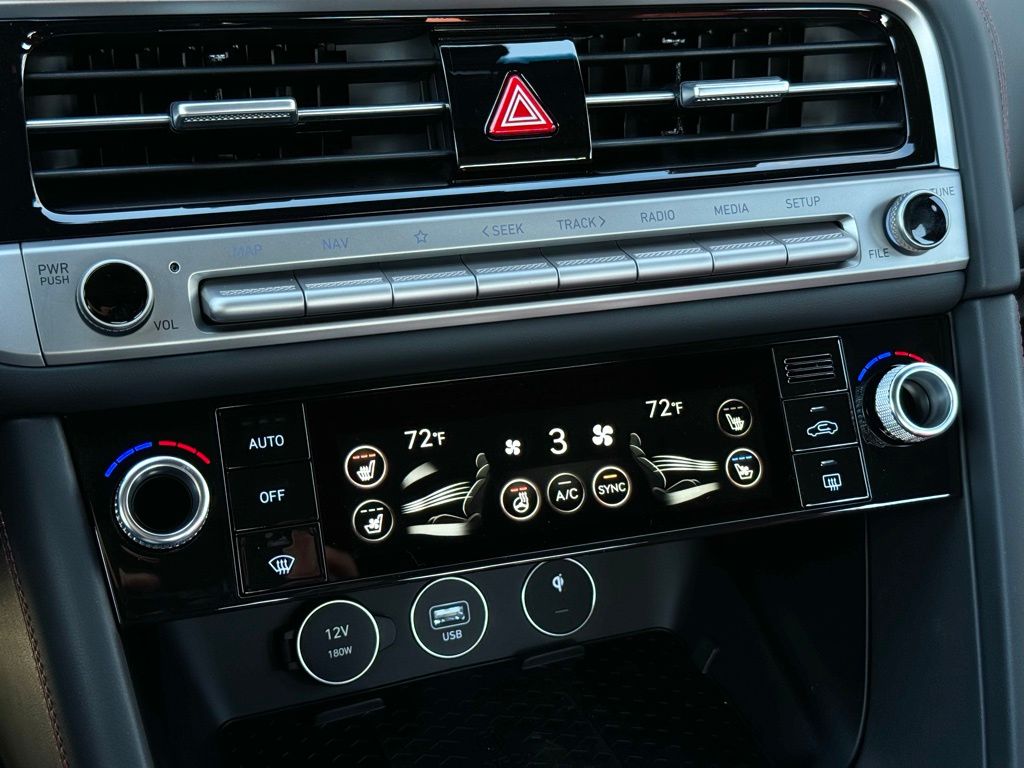 2025 Genesis G70 3.3T Sport Advanced photo 32