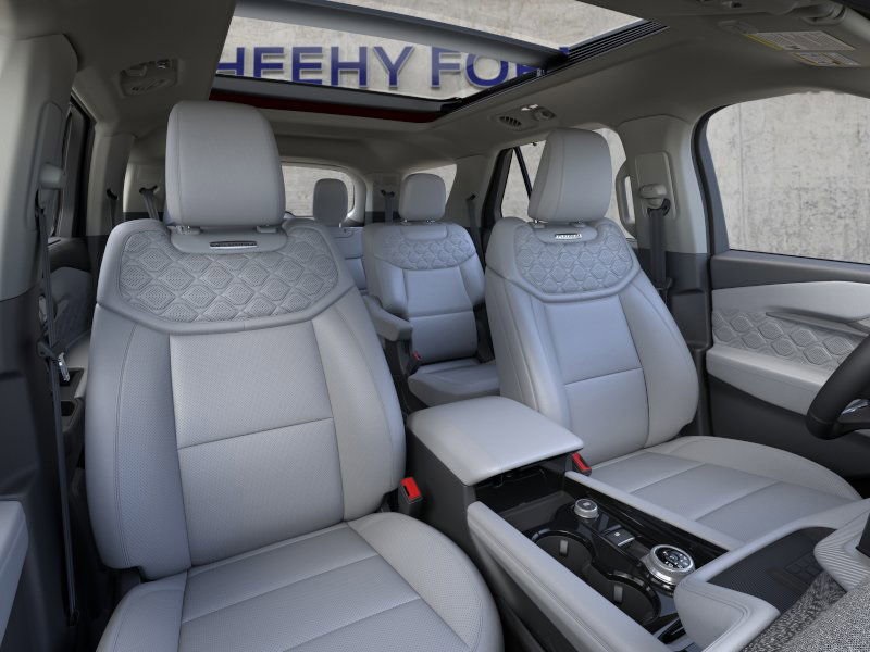 2025 Ford Explorer Platinum photo 9
