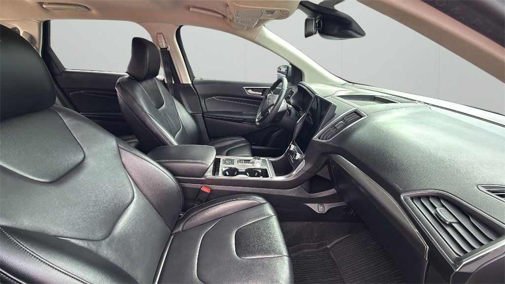 2022 Ford Edge Titanium photo 30