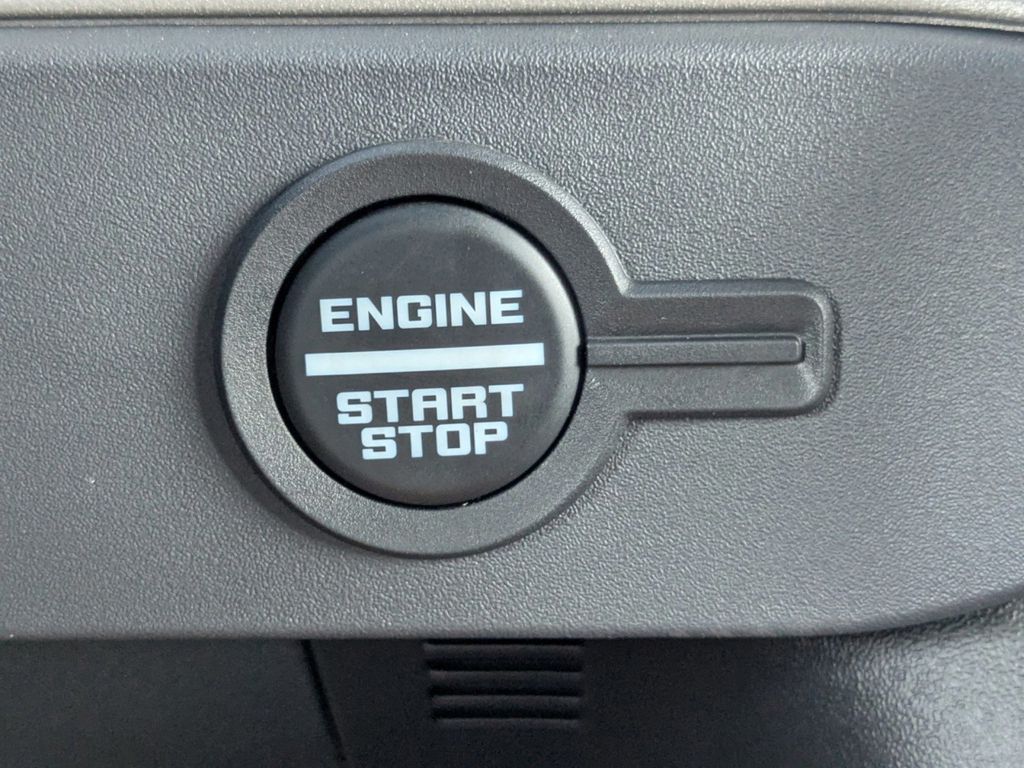2025 Ford Bronco Outer Banks photo 29