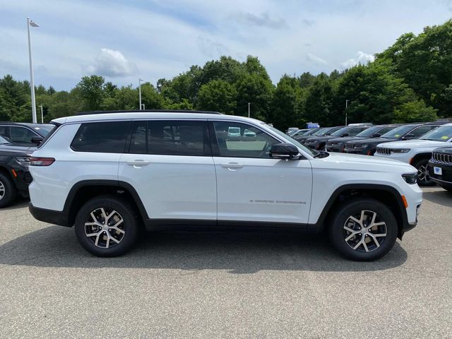 2025 Jeep Grand Cherokee Limited photo 2