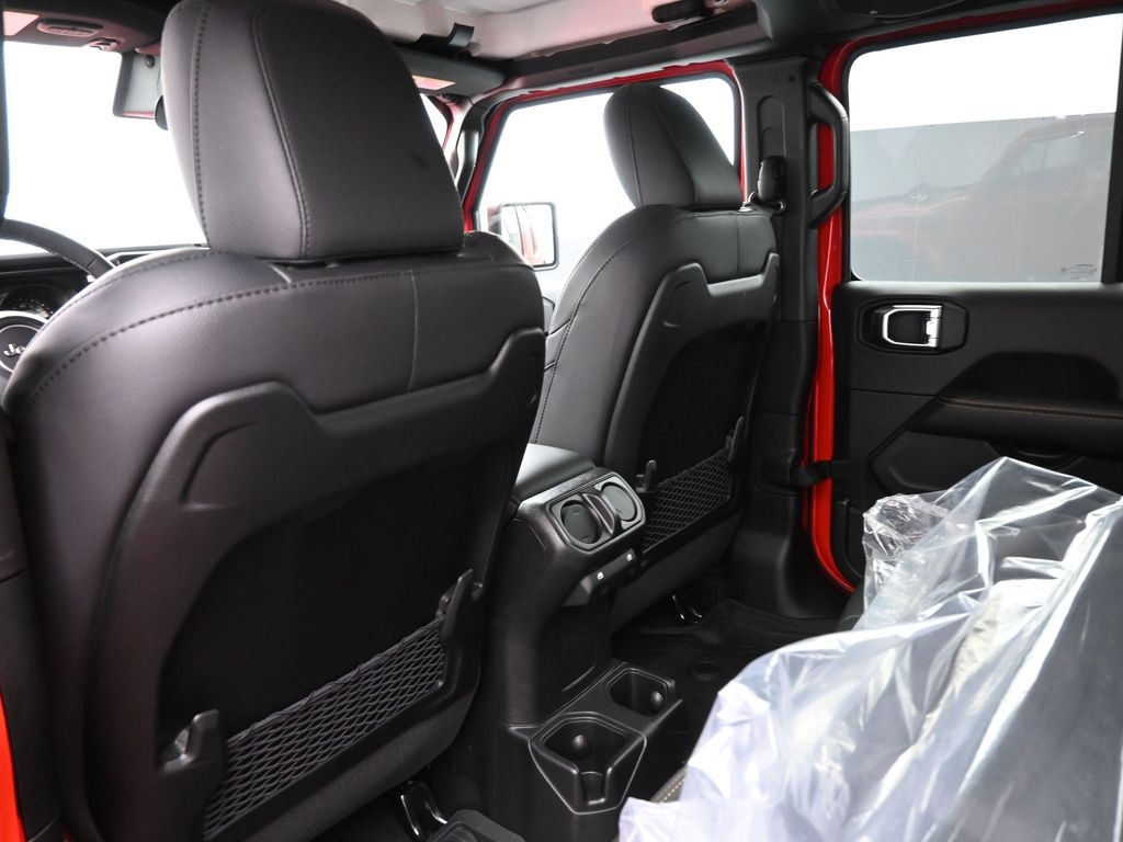 2025 Jeep Gladiator Sport photo 16