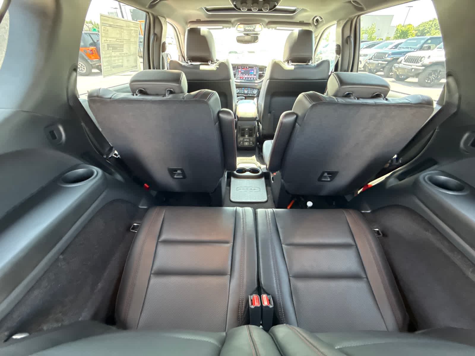 2025 Dodge Durango R/T Plus photo 9