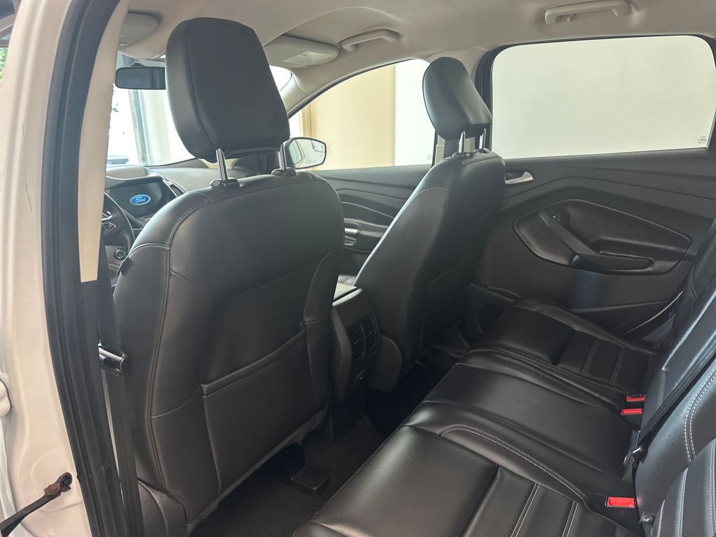 2019 Ford Escape SEL photo 12