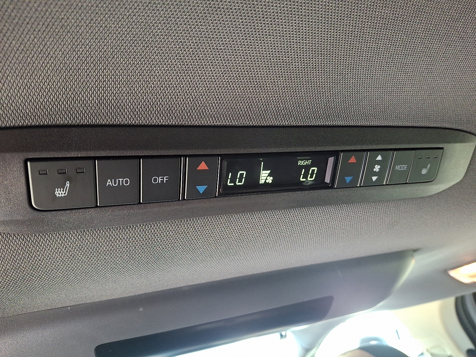 2024 Toyota Sienna Platinum photo 13