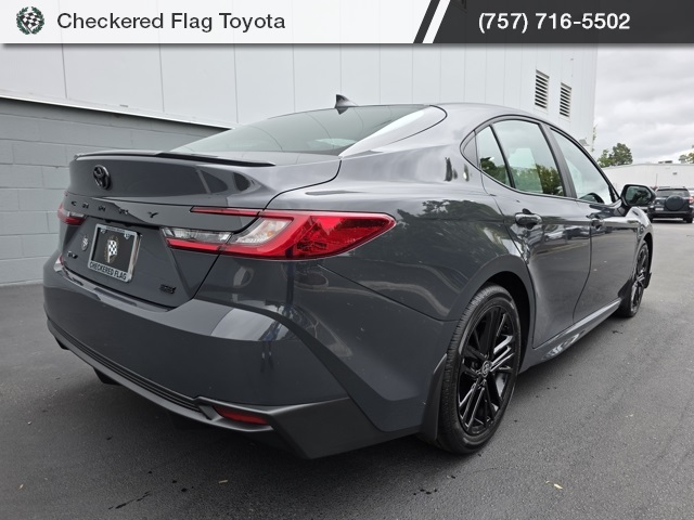 2025 Toyota Camry SE photo 7