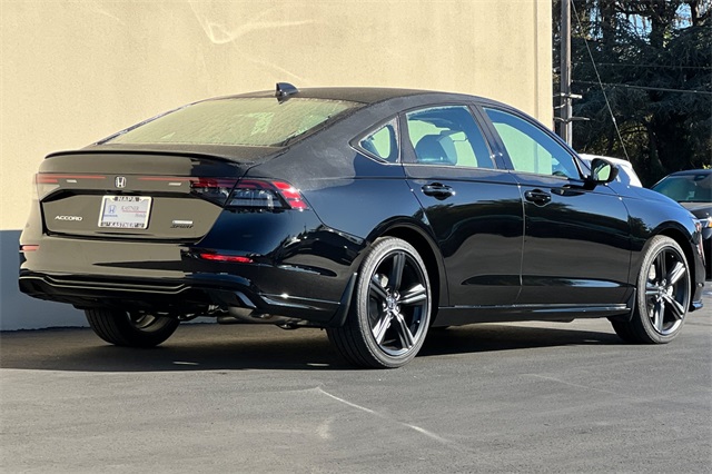 2025 Honda Accord Hybrid Sport-L photo 3