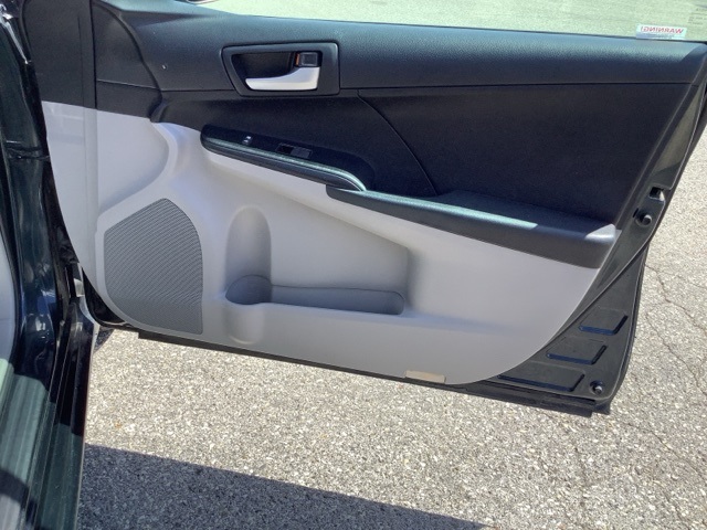 2012 Toyota Camry LE photo 20