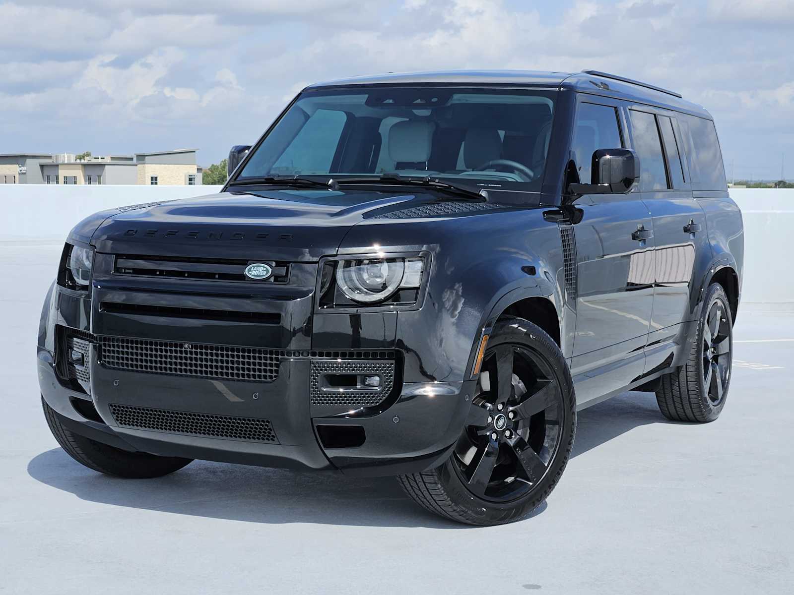 2025 Land Rover Defender X-Dynamic SE