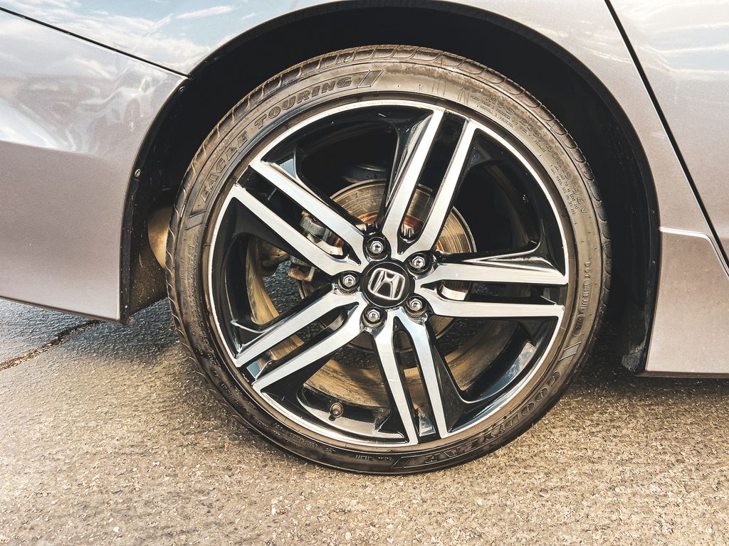 2017 Honda Accord Sport photo 4