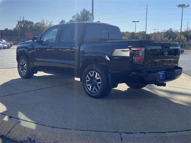 2024 Nissan Frontier SL photo 4