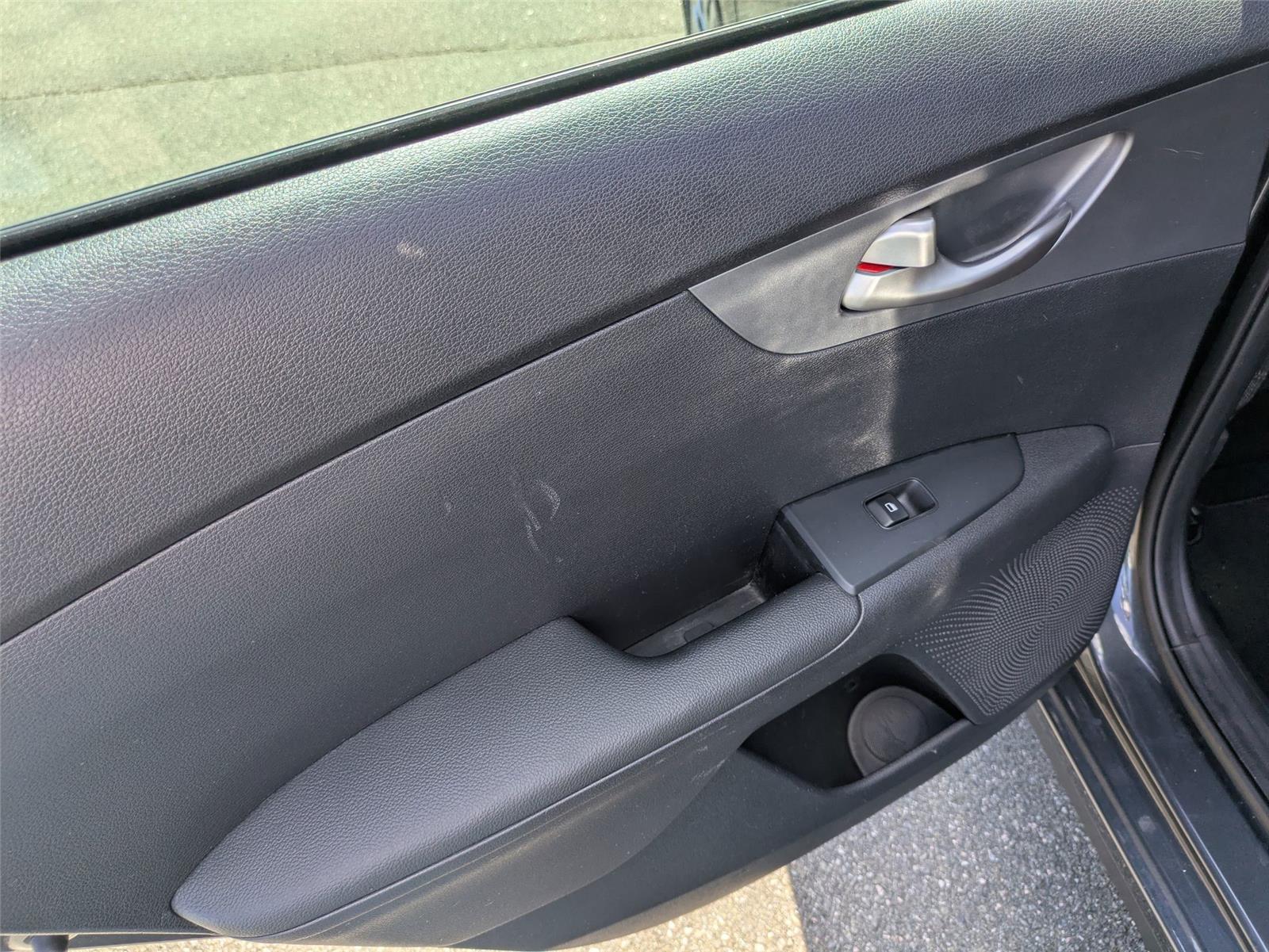 2021 Kia Forte FE photo 26