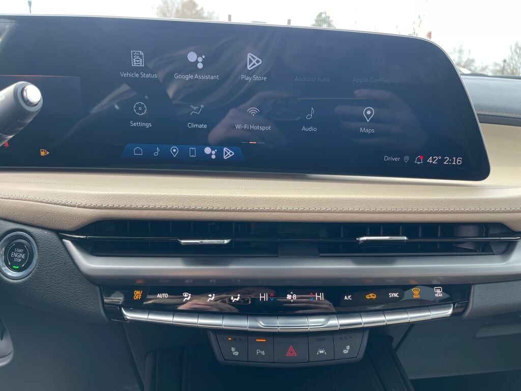 2024 Cadillac XT4 Luxury photo 11
