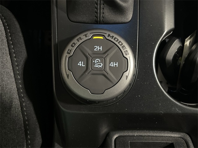 2025 Ford Bronco Base photo 28