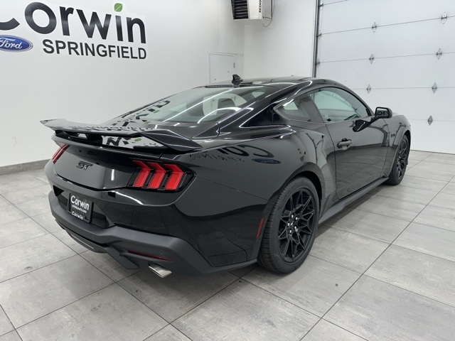 2025 Ford Mustang GT Premium photo 3