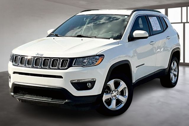 2020 Jeep Compass Latitude photo 2