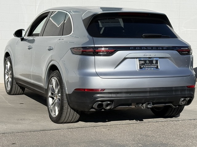 2023 Porsche Cayenne Base photo 3