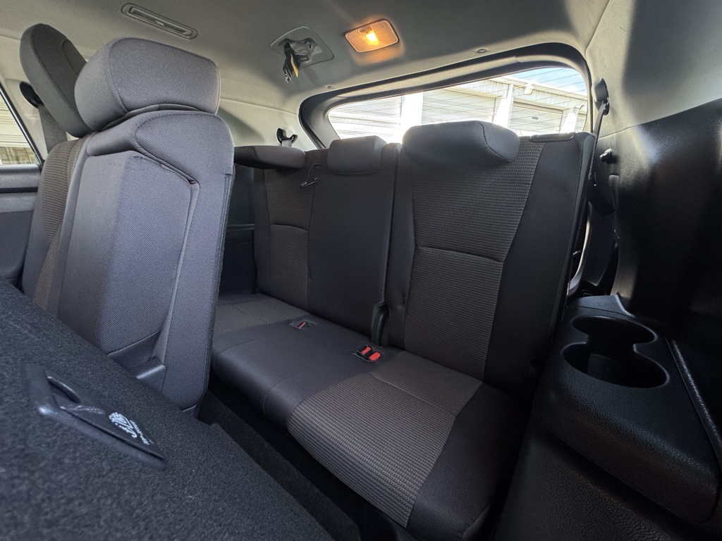 2023 Toyota Highlander L photo 11