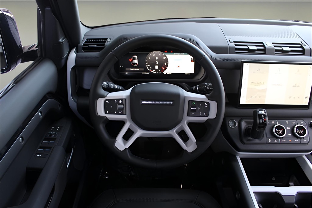 2025 Land Rover Defender 110 S photo 15