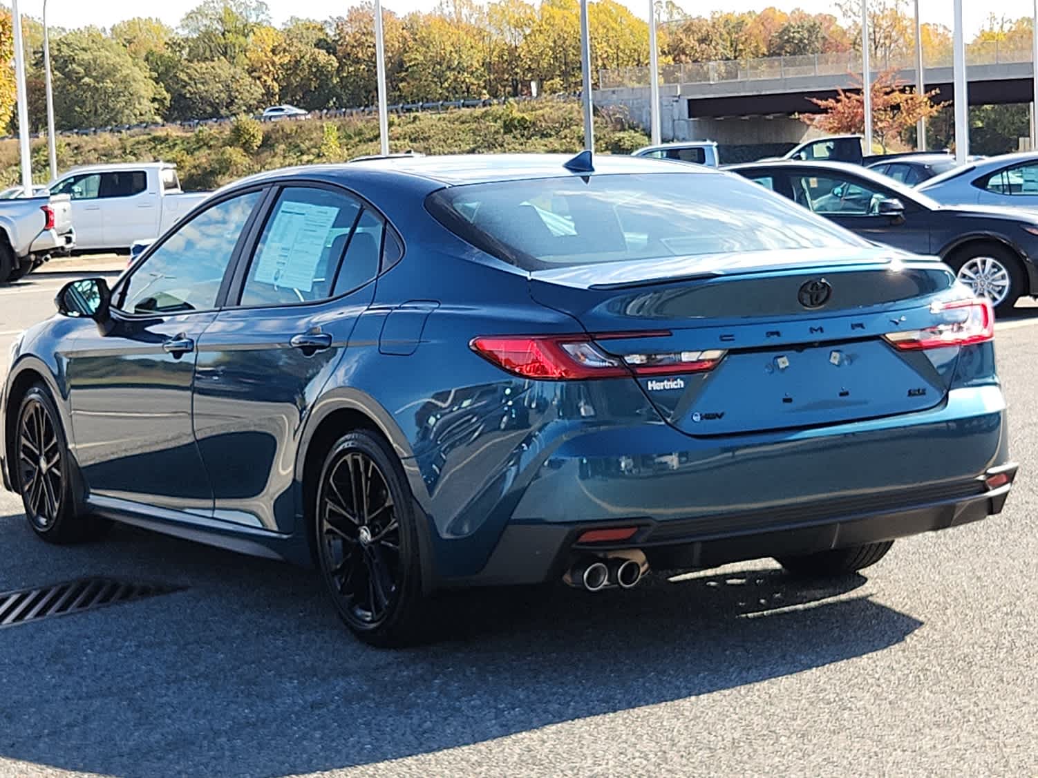 2025 Toyota Camry SE photo 4