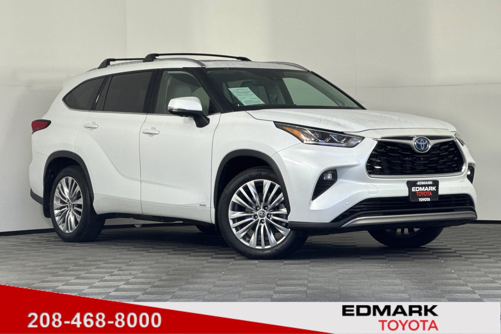 2023 Toyota Highlander Platinum's photo