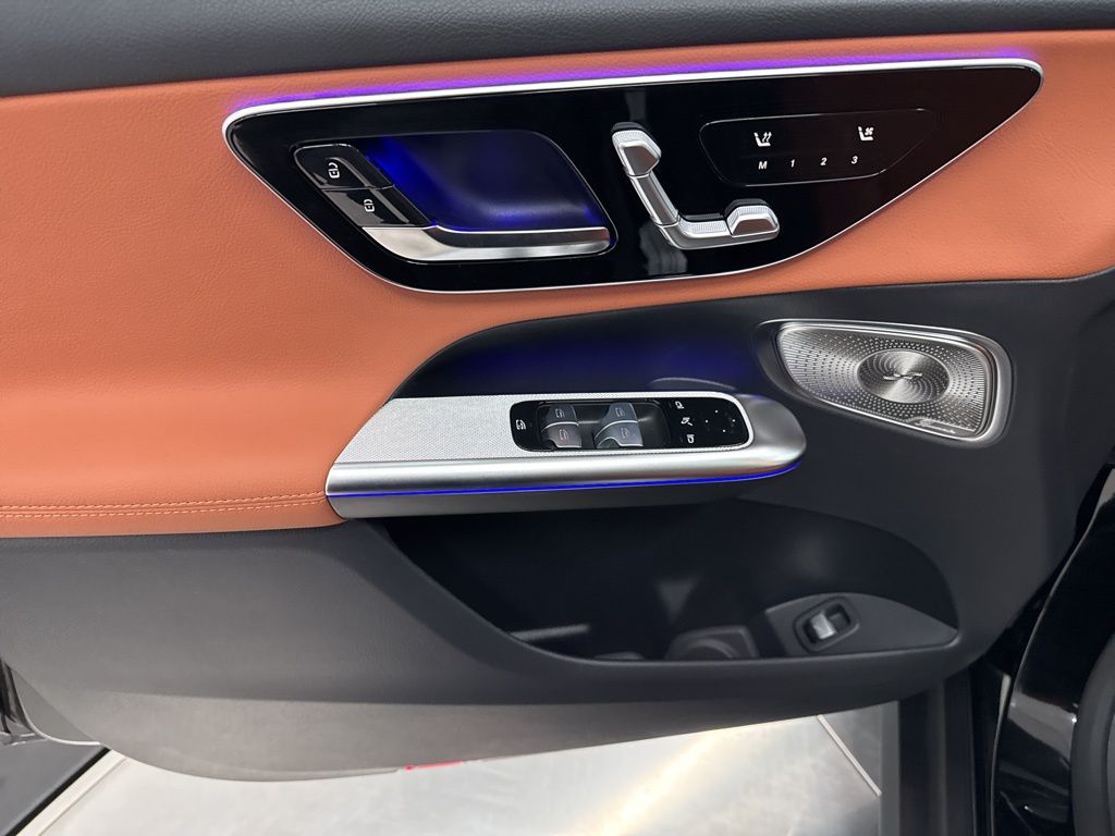 2026 Mercedes Benz GLC 300 photo 14