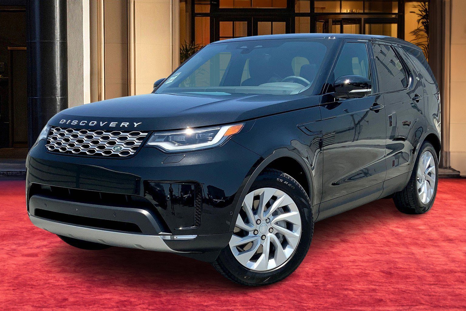 2025 Land Rover Discovery S