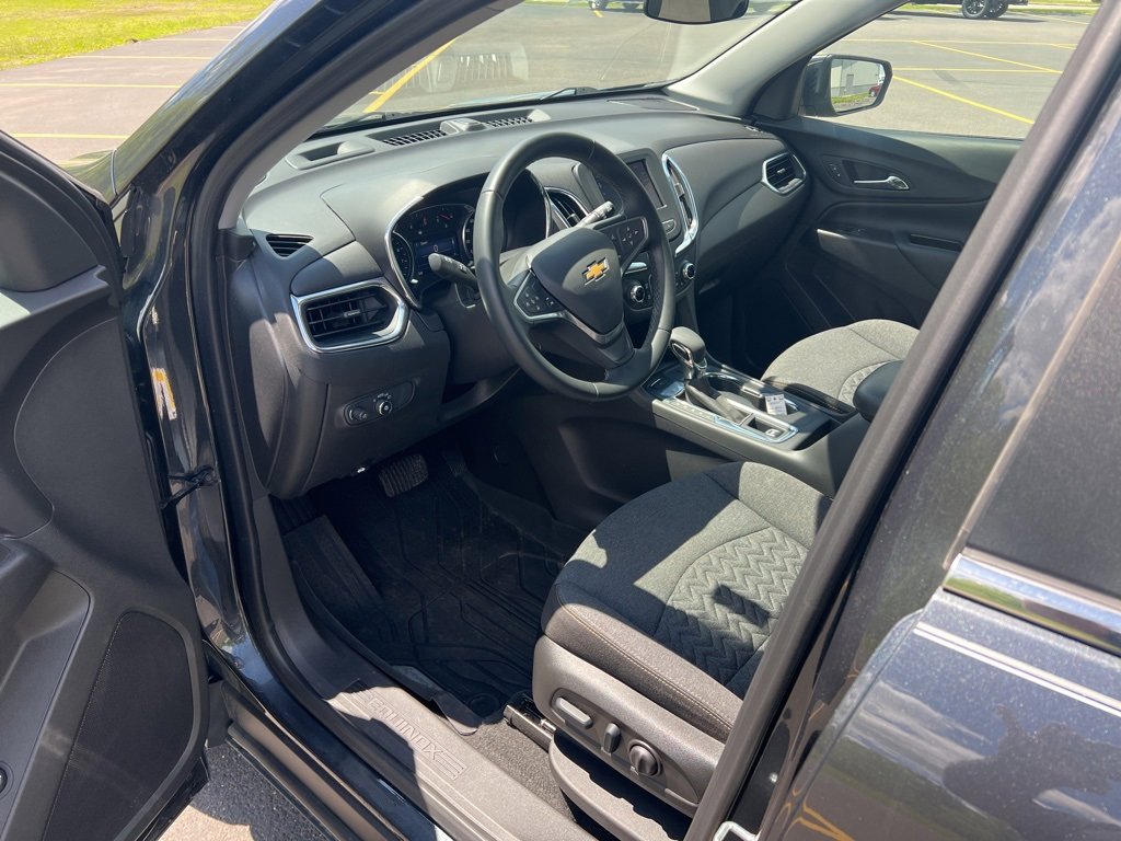 2023 Chevrolet Equinox LT photo 9