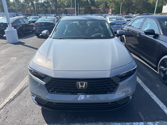2025 Honda Accord Hybrid Touring photo 2