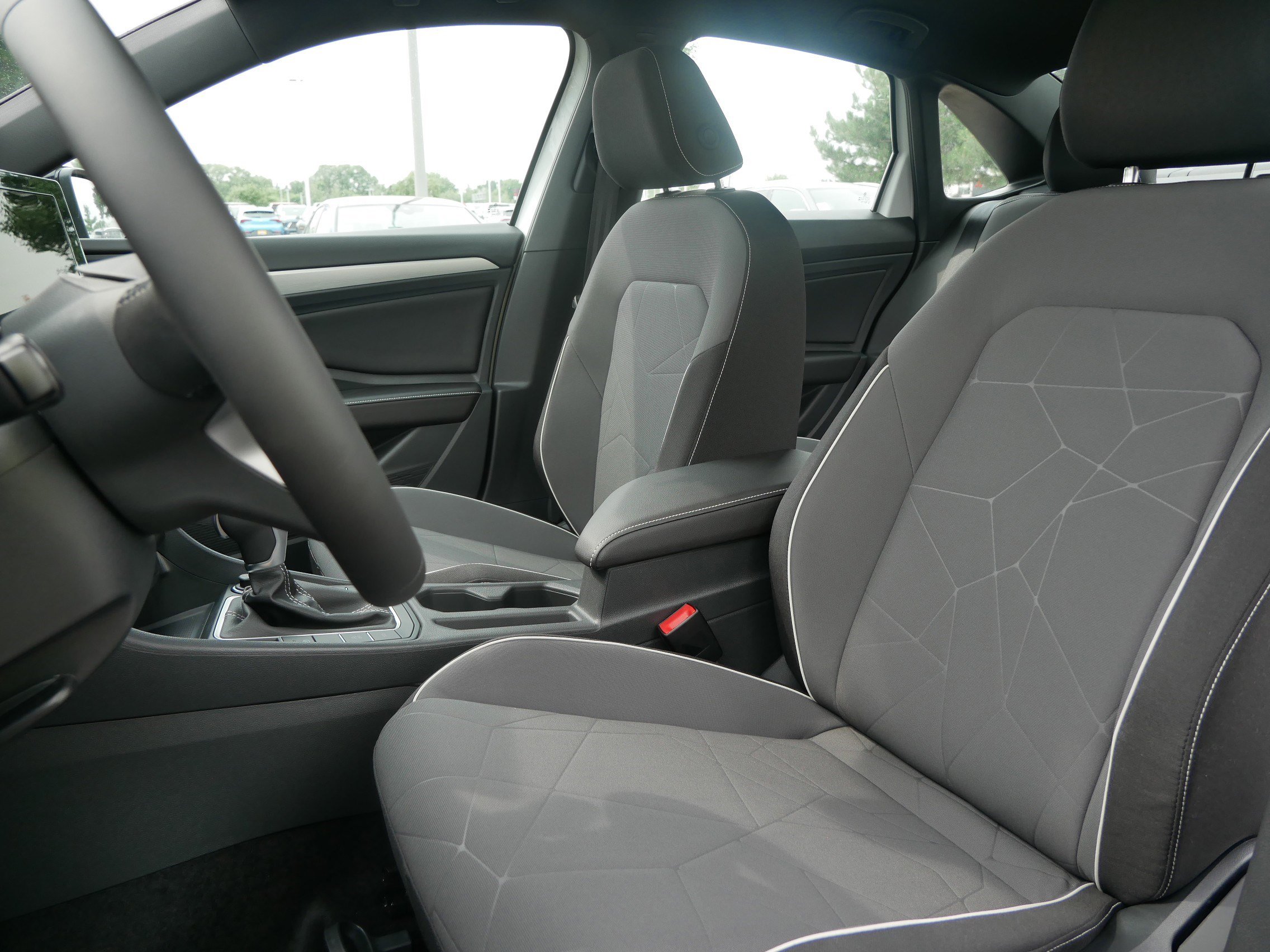 2025 Volkswagen Jetta Sport photo 4