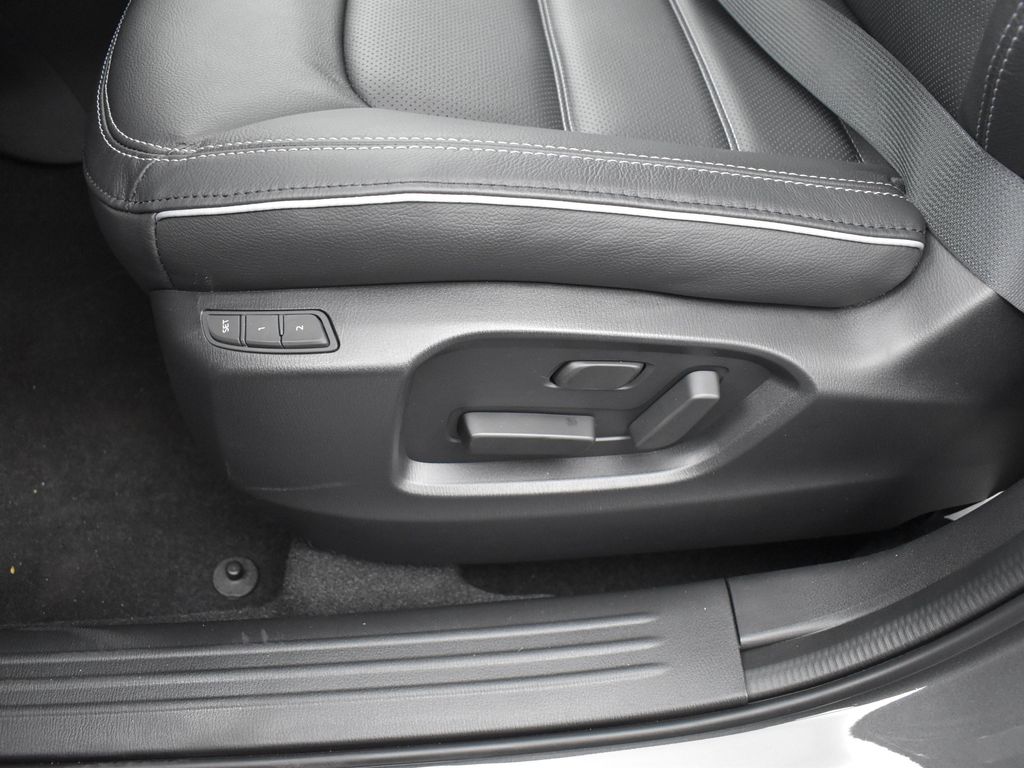 2025 Mazda CX-5 2.5 S Preferred photo 8