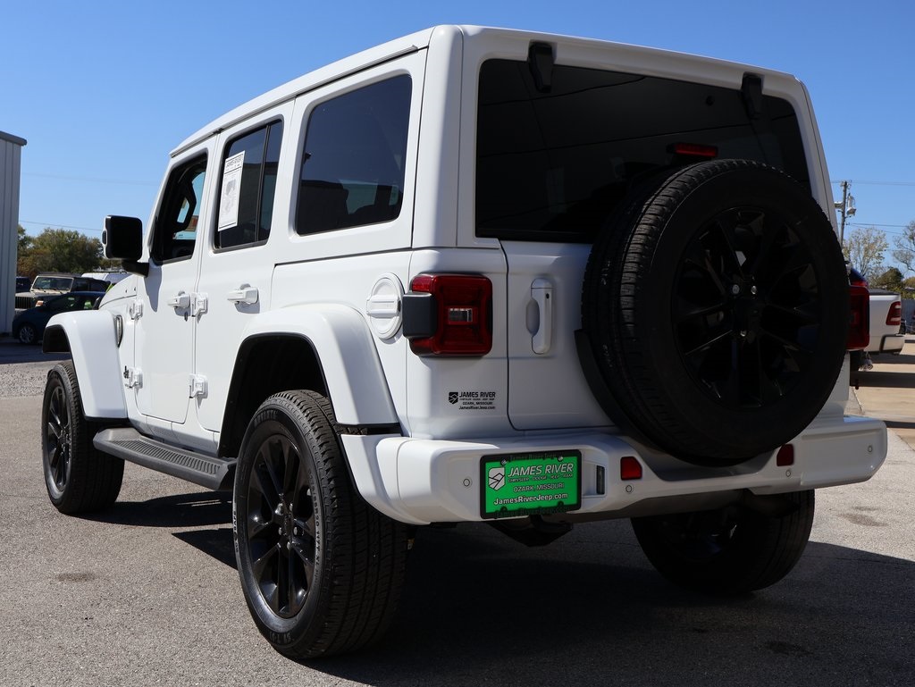 2021 Jeep Wrangler Unlimited Sahara High Altitude photo 3