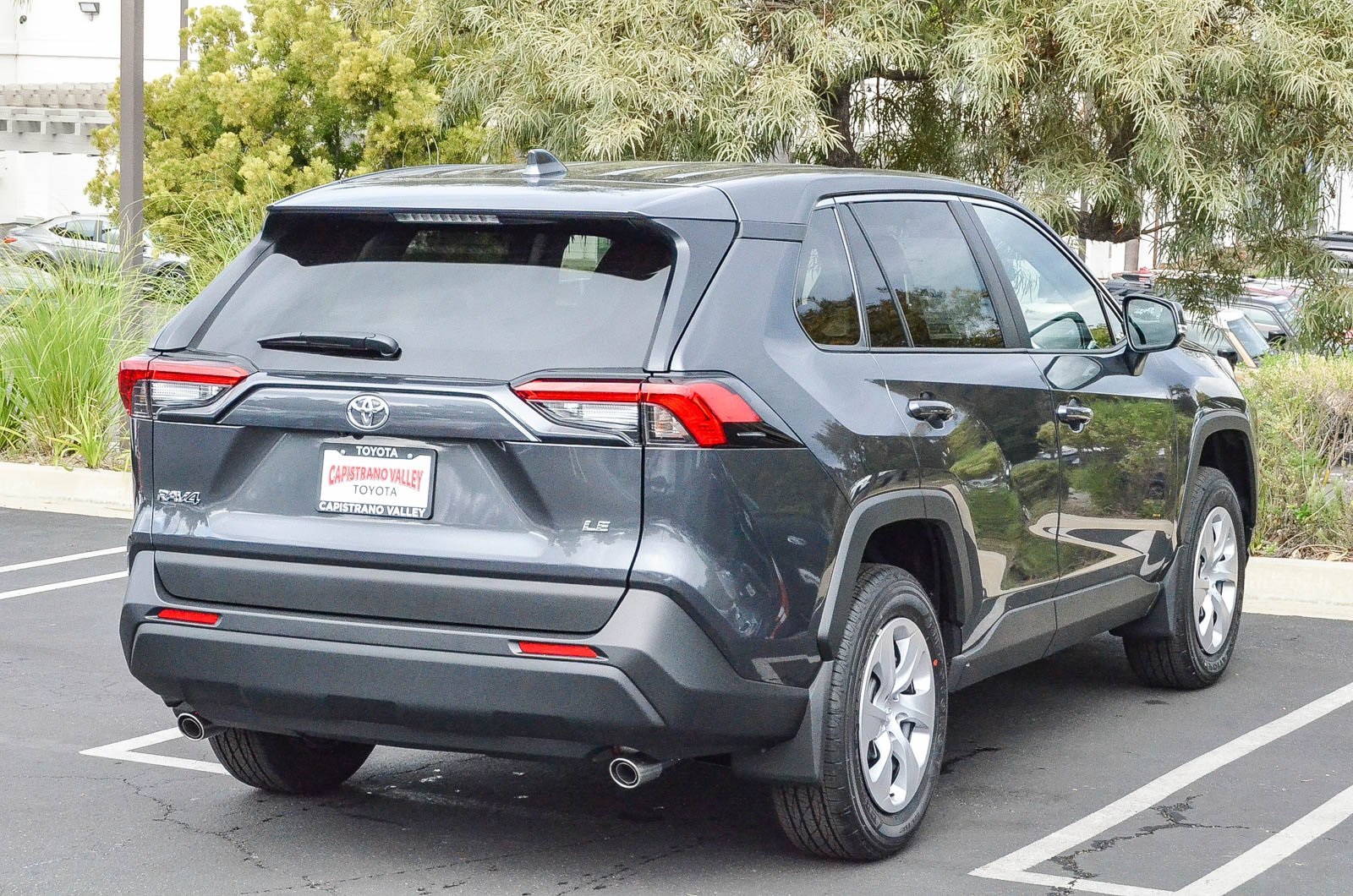 2025 Toyota RAV4 LE photo 4