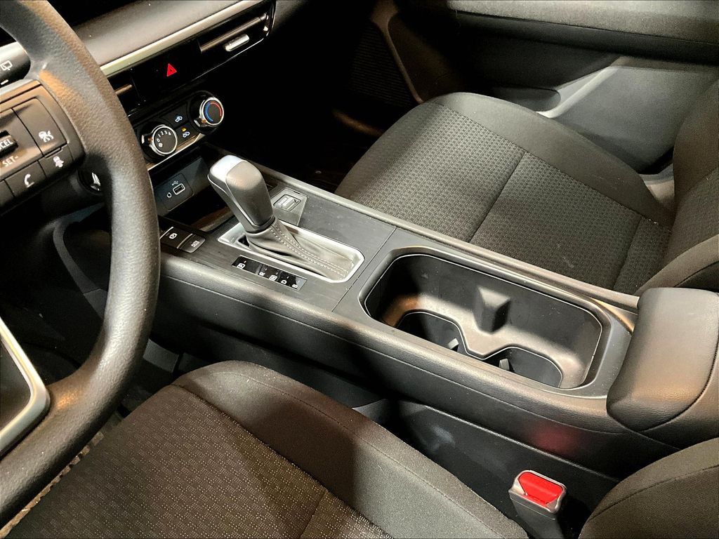2025 Nissan Kicks S photo 14