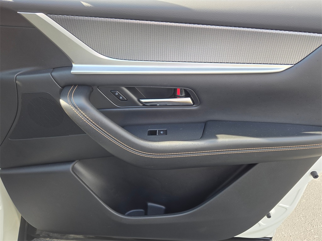 2024 Mazda CX-90 Plug-in Hybrid Preferred photo 4