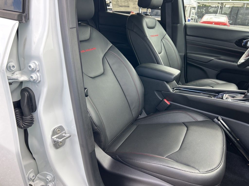 2025 Jeep Compass Trailhawk photo 22