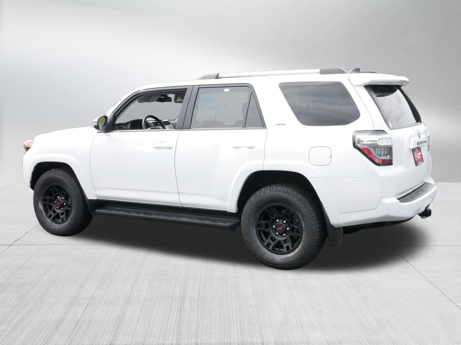 2024 Toyota 4Runner SR5 Premium photo 5