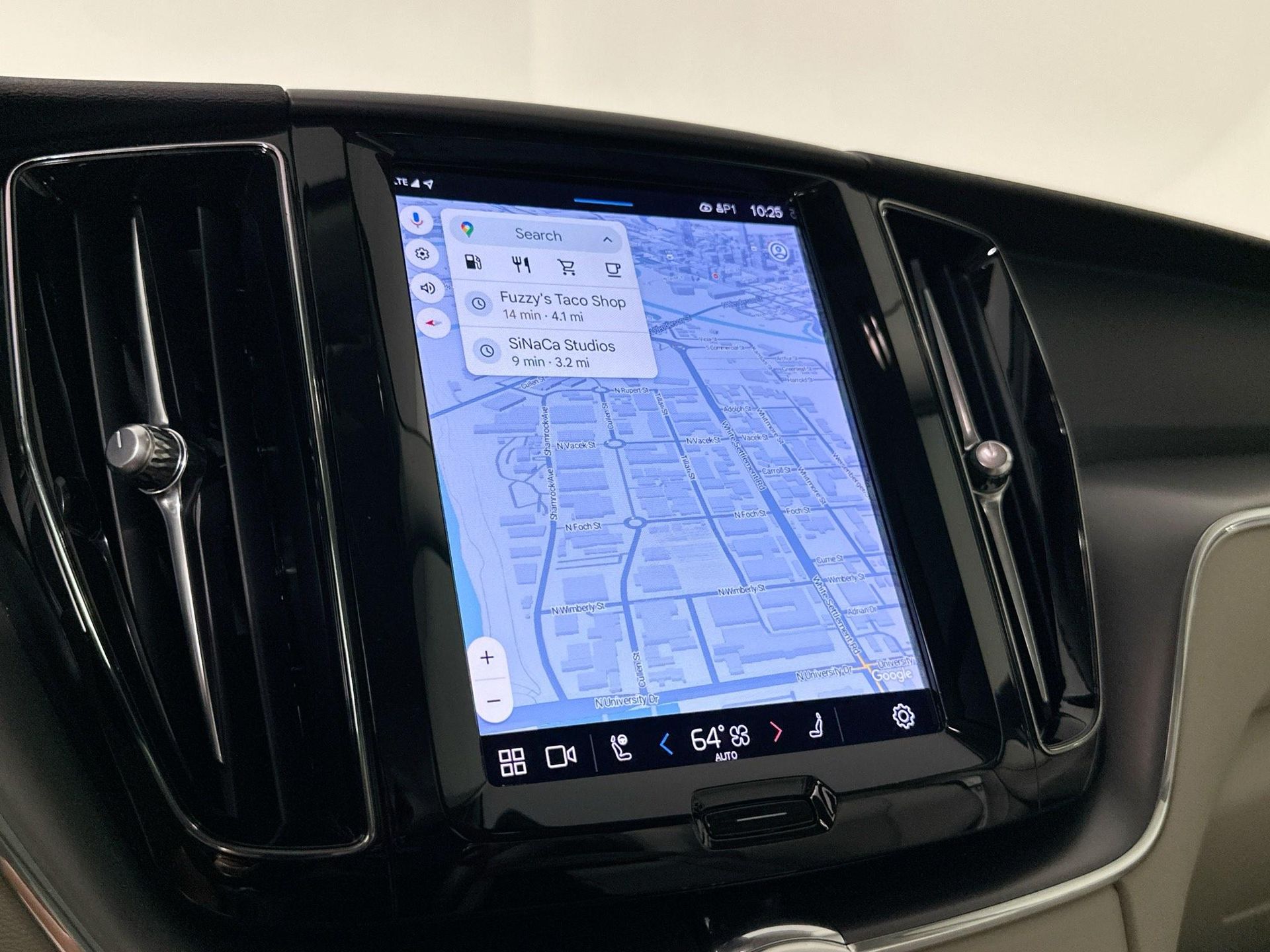 2023 Volvo XC60 B5 Core photo 11