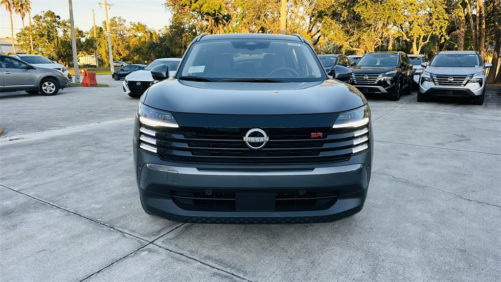 2026 Nissan Kicks SR photo 2