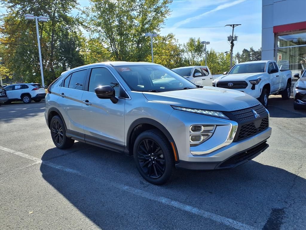 2023 Mitsubishi Eclipse Cross LE photo 2