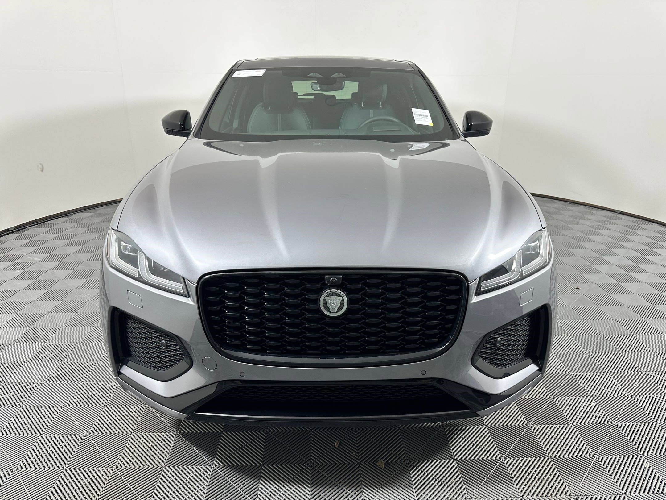2026 Jaguar F-PACE P250 R-Dynamic S photo 3