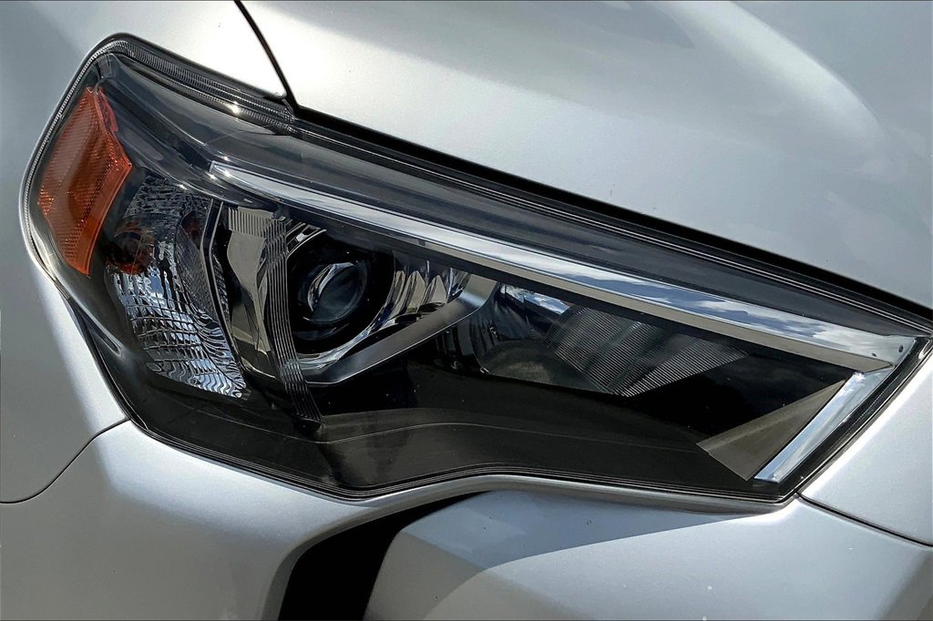 2023 Toyota 4Runner SR5 Premium photo 28