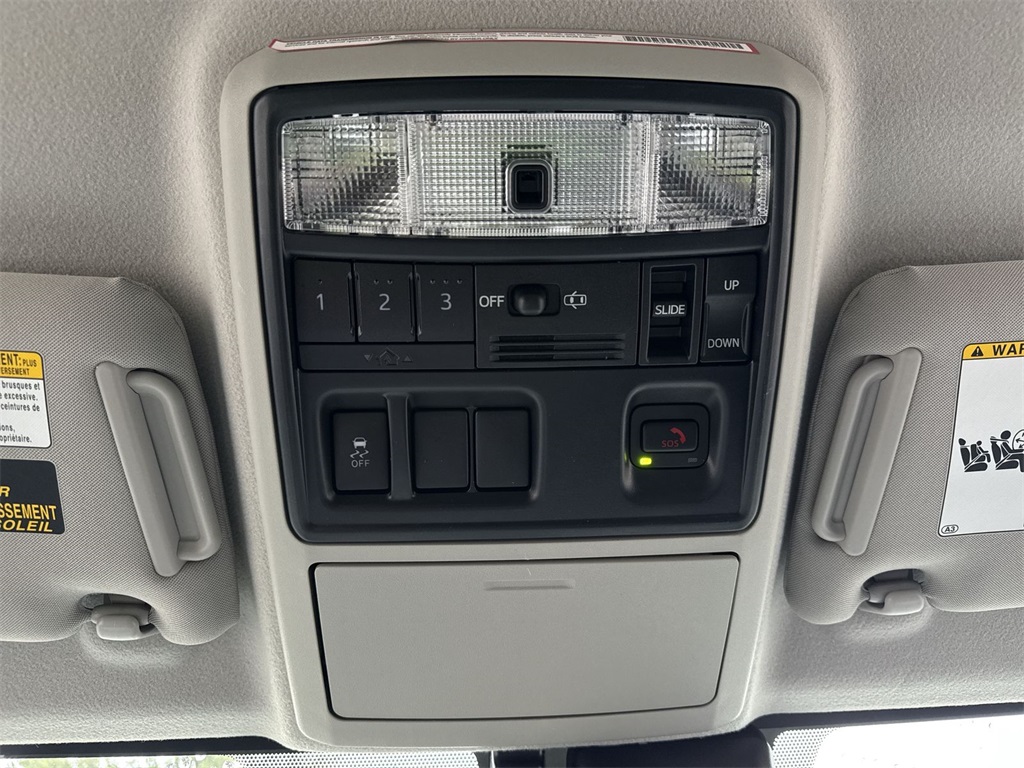 2022 Toyota 4Runner SR5 Premium photo 17