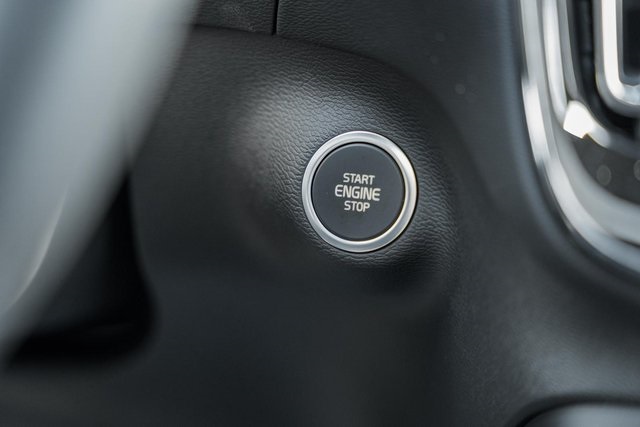 2026 Volvo XC40 photo 23