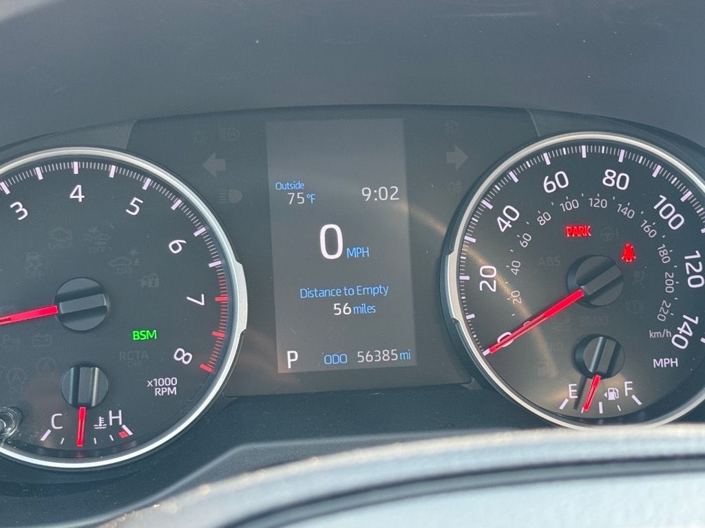 2022 Toyota RAV4 XLE photo 16