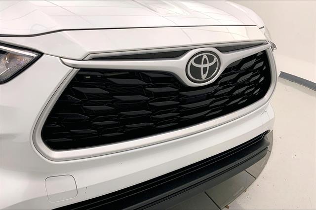 2022 Toyota Highlander XLE photo 28