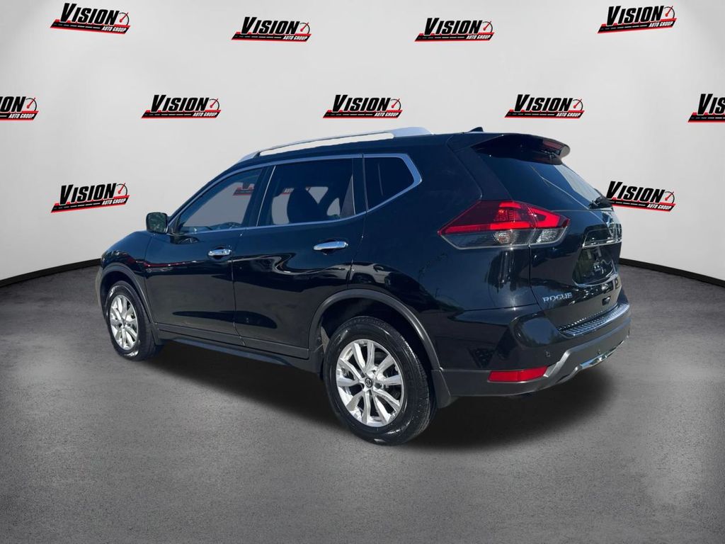 2019 Nissan Rogue SV photo 7