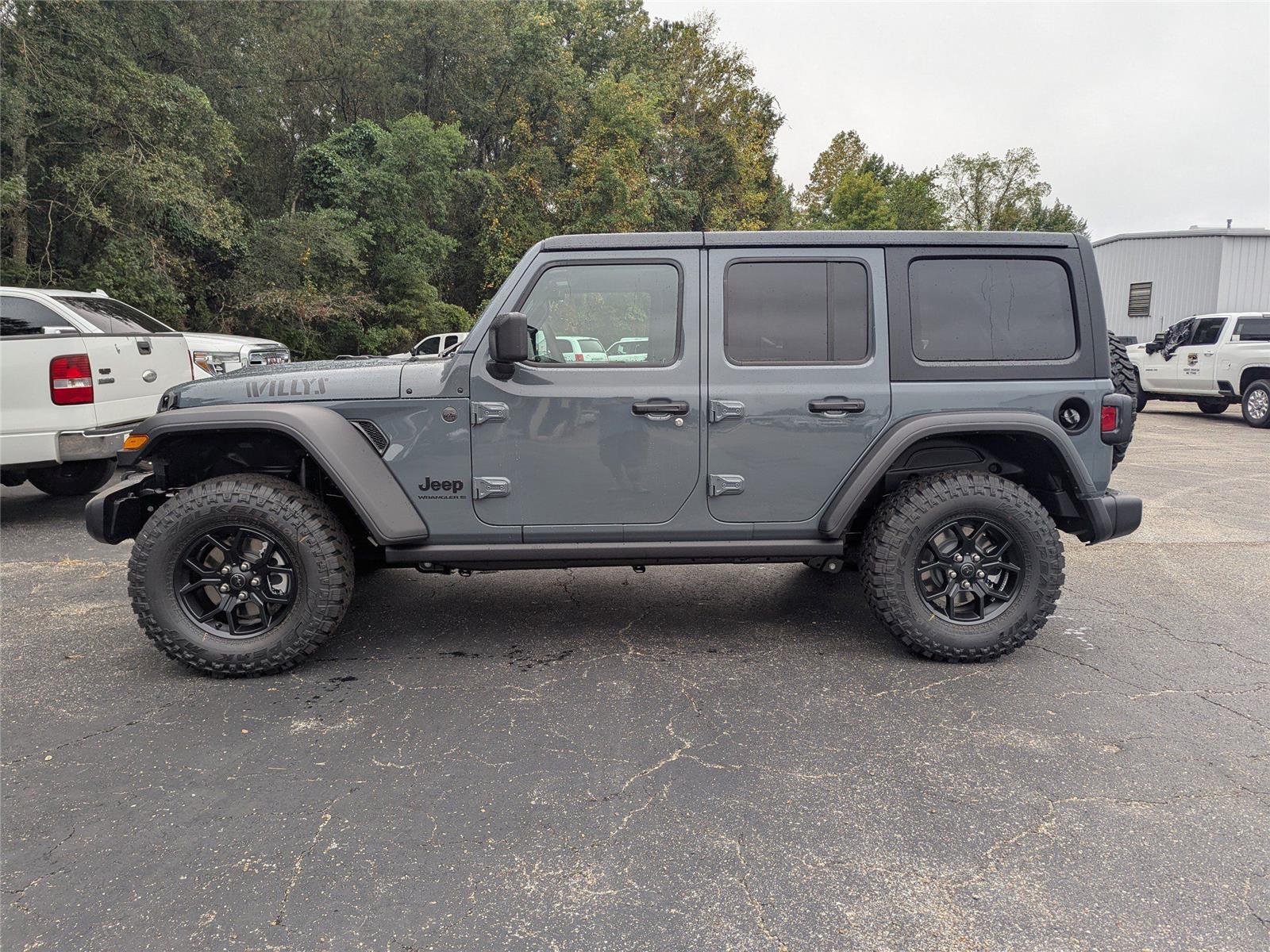 2025 Jeep Wrangler Willys photo 2